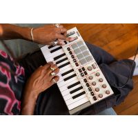 Akai Professional MPK Mini 4 gris - Clavier de contrôle USB-C - Vue 8